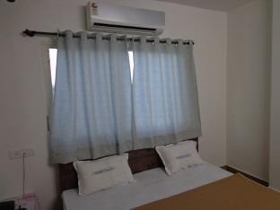 Oyo 36211 Hotel Padma Palace Ujjain Buitenkant foto