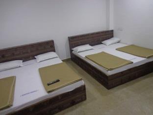 Oyo 36211 Hotel Padma Palace Ujjain Buitenkant foto